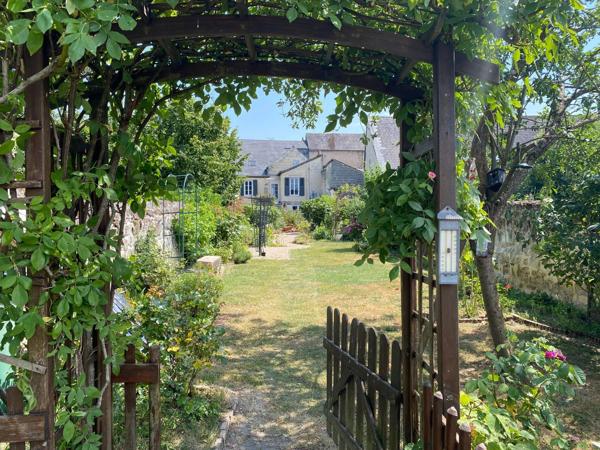 Maison de charme rénovée avec jardin intimiste