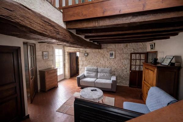 Maison de charme rénovée avec jardin intimiste
