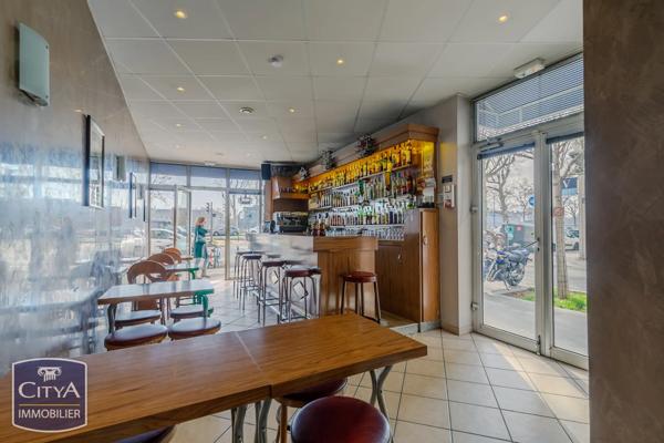 Local commercial à vendre 77m²