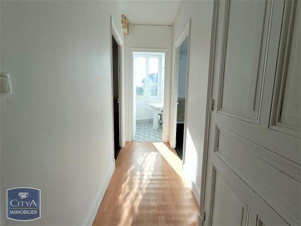 Appartement à louer 3 pièces 97.38m² Gueux (51390)