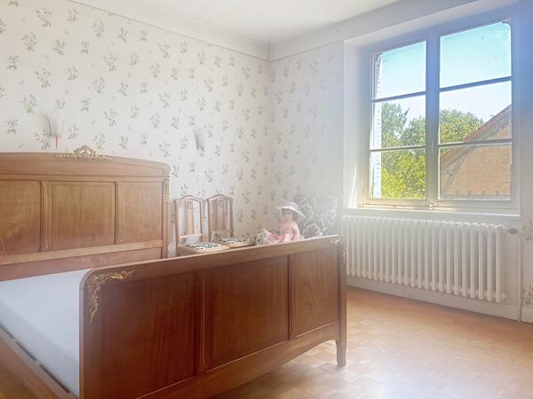 Maison
         8 pièces
        - 190 m² 93 000 € *