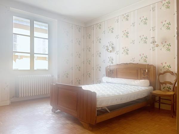 Maison
         8 pièces
        - 190 m² 93 000 € *