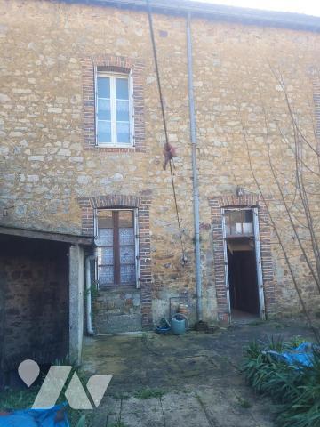 MAISON DE BOURG A RENOVER