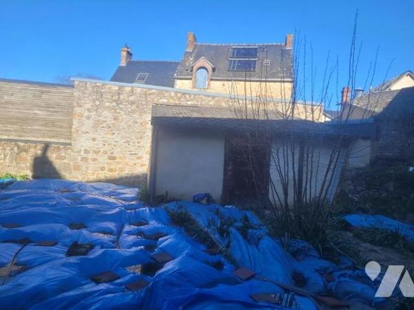 MAISON DE BOURG A RENOVER