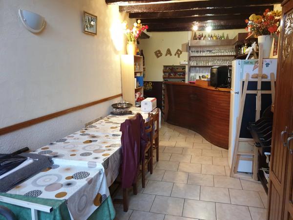 Restaurant avec deux appartements