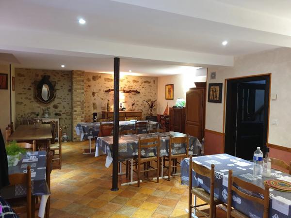 Restaurant avec deux appartements