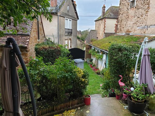 Restaurant avec deux appartements