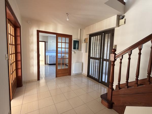 Vue mer - 6 chambres - Plus de 7 000 m2 de terrain.