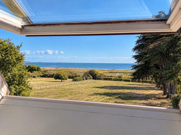 Vue mer - 6 chambres - Plus de 7 000 m2 de terrain.