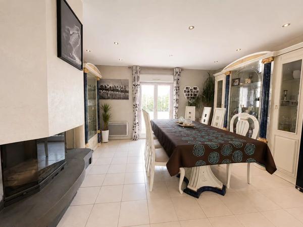 Vente                                                      Maison
                        
                     6 pièces                      121 m2                     à Tournan-en-Brie
