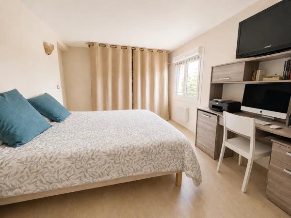 Vente                                                      Maison
                        
                     6 pièces                      121 m2                     à Tournan-en-Brie
