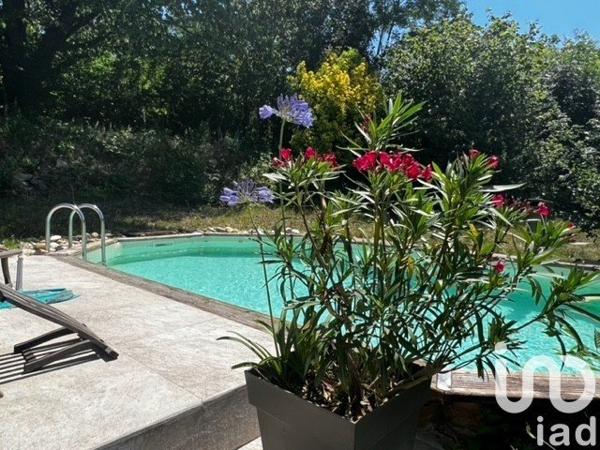 Maison 11 pièces de 372 m² à Francheville (69340)