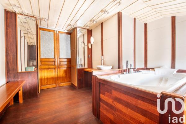 Maison 11 pièces de 372 m² à Francheville (69340)