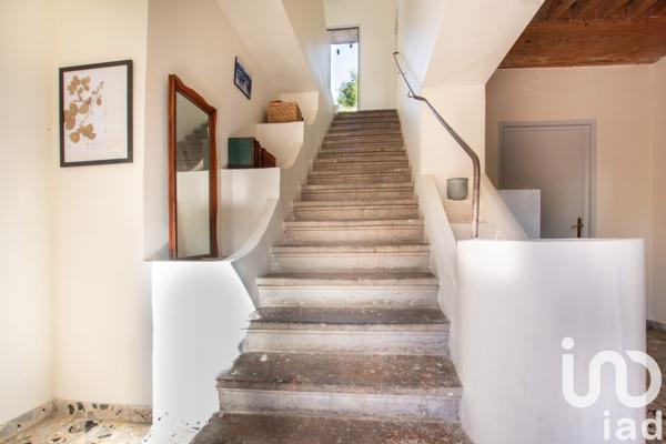 Maison 11 pièces de 372 m² à Francheville (69340)