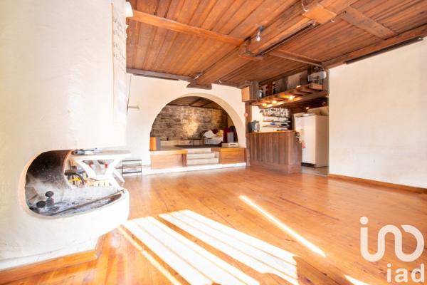 Maison 11 pièces de 372 m² à Francheville (69340)