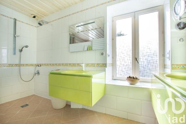 Maison 11 pièces de 372 m² à Francheville (69340)