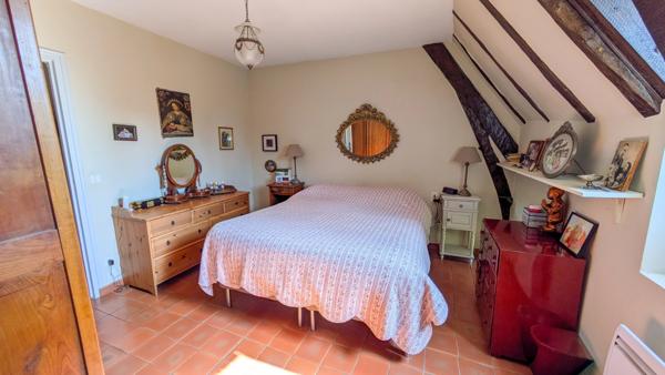 Maison en pierre à vendre près de Livernon, avec piscine, court de tennis et annexe pour invités