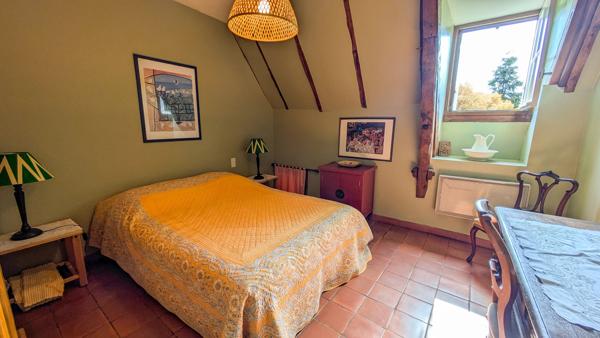 Maison en pierre à vendre près de Livernon, avec piscine, court de tennis et annexe pour invités
