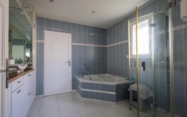 Maison à vendre    5 pièces • 160 m2 Anglet