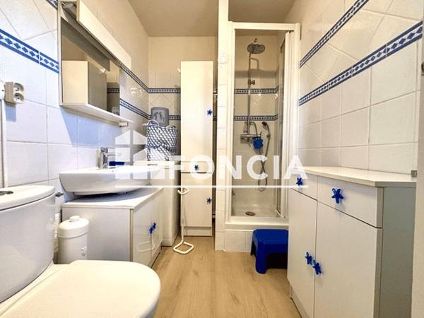 Location Appartement 2 pièces 54.7 m² - 156 RUE LULLI Toulon 83000