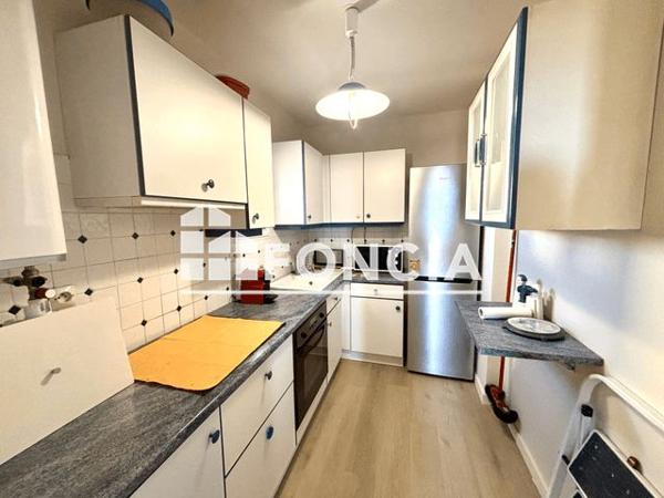 Location Appartement 2 pièces 54.7 m² - 156 RUE LULLI Toulon 83000