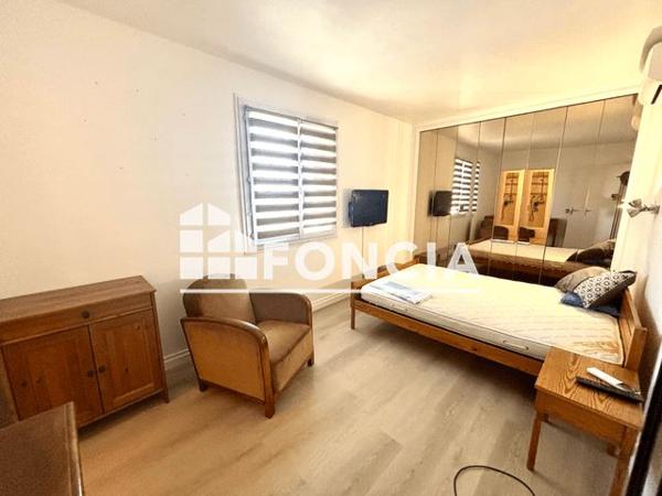 Location Appartement 2 pièces 54.7 m² - 156 RUE LULLI Toulon 83000