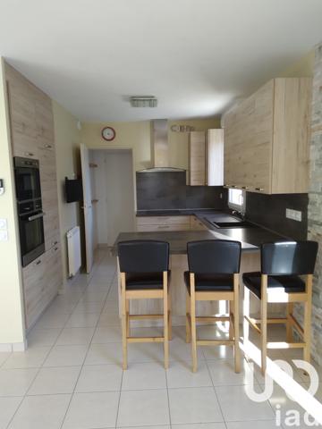 House for sale 5 rooms 98 m² Landéhen