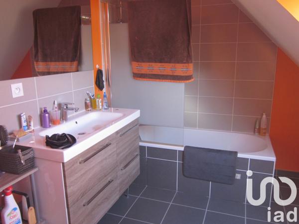 House for sale 5 rooms 98 m² Landéhen