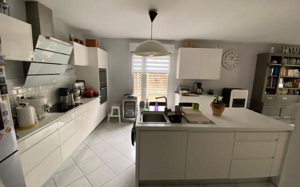 Maison à vendre    6 pièces • 177 m2 Saint-Quentin