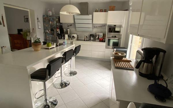 Maison à vendre    6 pièces • 177 m2 Saint-Quentin