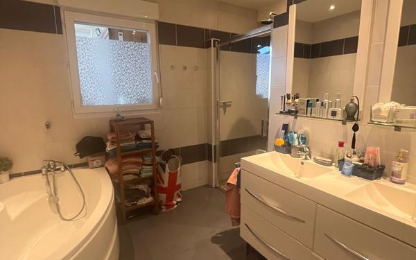 Maison à vendre    6 pièces • 177 m2 Saint-Quentin