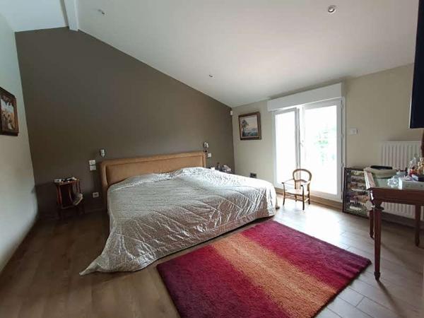 Coutras (33230) – Propriété rare avec parc, piscine et prestations haut de gamme