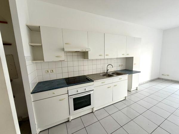MEZE CENTRE, appartement T3 de 62 m² au premier étage