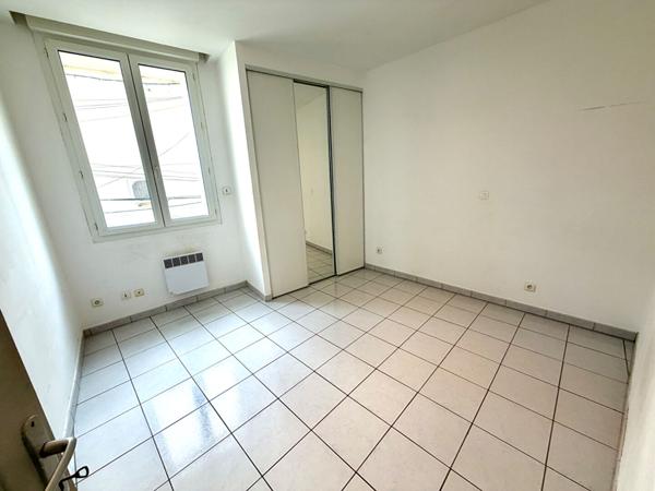 MEZE CENTRE, appartement T3 de 62 m² au premier étage
