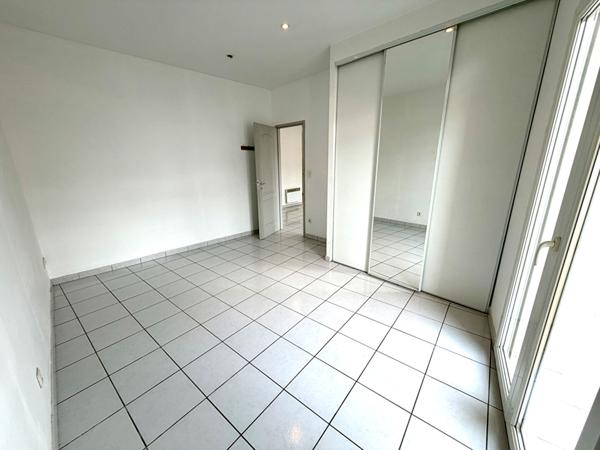 MEZE CENTRE, appartement T3 de 62 m² au premier étage