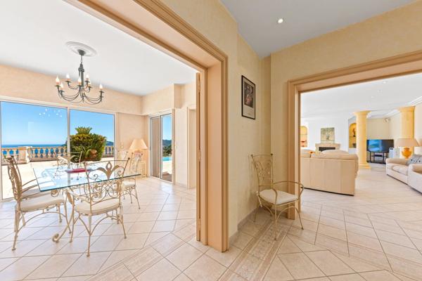 Mandelieu, villa sur les hauteurs, vue mer panoramique