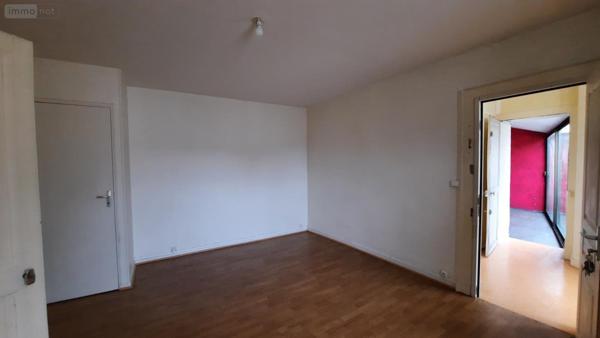 Local mixte (Pro/Hab) à vendre à Châteauroux dans l'Indre (36000), ref : LV024   
centre