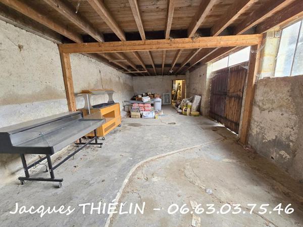 Immeuble à rénover hyper-centre VERNANTES