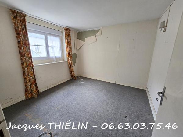 Immeuble à rénover hyper-centre VERNANTES