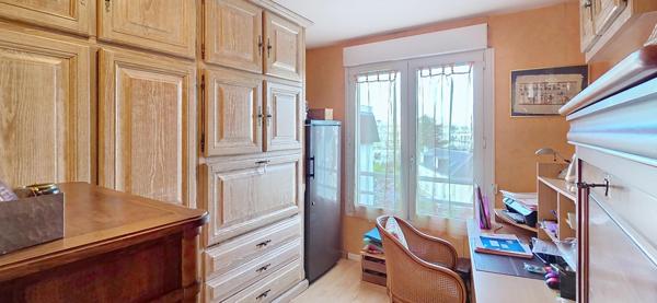 RUE DE VERSAILLES AU 4EME ET DERNIER ETAGE