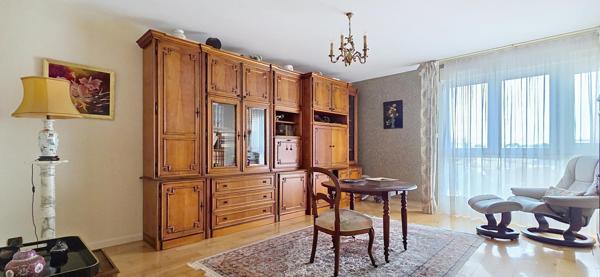 RUE DE VERSAILLES AU 4EME ET DERNIER ETAGE