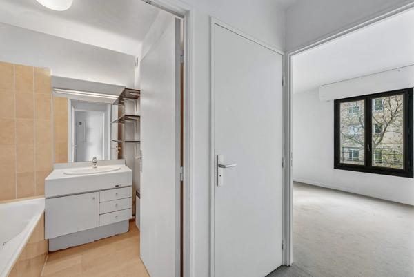 PARIS 15EME ARRONDISSEMENT (75)- PARC ANDRE CITROEN - 2 PIÈCES DE 50,25 m2 LOI CARREZ AVEC BALCON, PARKING ET CAVE – PRIX DE VENTE 540 000 € HONORAIRES D’AGENCE INCLUS