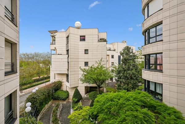 PARIS 15EME ARRONDISSEMENT (75)- PARC ANDRE CITROEN - 2 PIÈCES DE 50,25 m2 LOI CARREZ AVEC BALCON, PARKING ET CAVE – PRIX DE VENTE 540 000 € HONORAIRES D’AGENCE INCLUS
