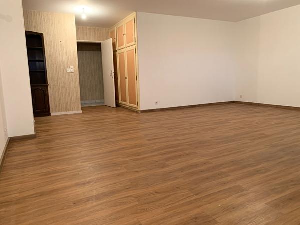 BEL APPARTEMENT DANS RESIDENCE AVEC ASCENSEUR 4 PIECES 100M2