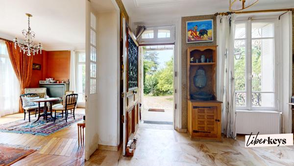 Propriété familiale de 236 m² avec jardin arboré de 878 m² – Vaucresson