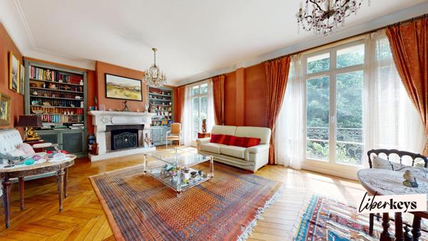 Propriété familiale de 236 m² avec jardin arboré de 878 m² – Vaucresson