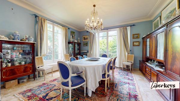 Propriété familiale de 236 m² avec jardin arboré de 878 m² – Vaucresson
