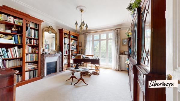 Propriété familiale de 236 m² avec jardin arboré de 878 m² – Vaucresson