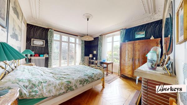 Propriété familiale de 236 m² avec jardin arboré de 878 m² – Vaucresson