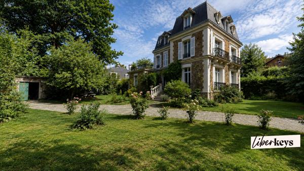 Propriété familiale de 236 m² avec jardin arboré de 878 m² – Vaucresson